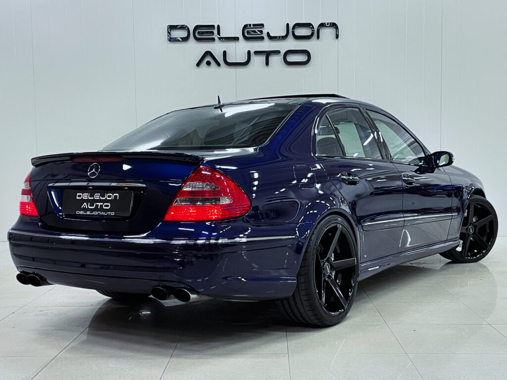 Mercedes-Benz E 55 AMG Designo "Mystique Blue" 500HK